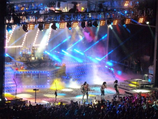 376736_10151159043409388_1574192202_n