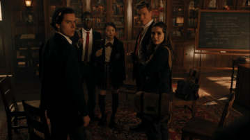 RD-Caps-4x06-Hereditary-124-Jughead-Jonathan-Joan-Bret-Donna